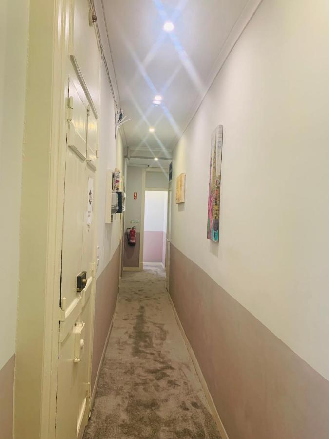 Sao Lazaro Bhuiyan Family Host Hotel Lisboa Екстериор снимка