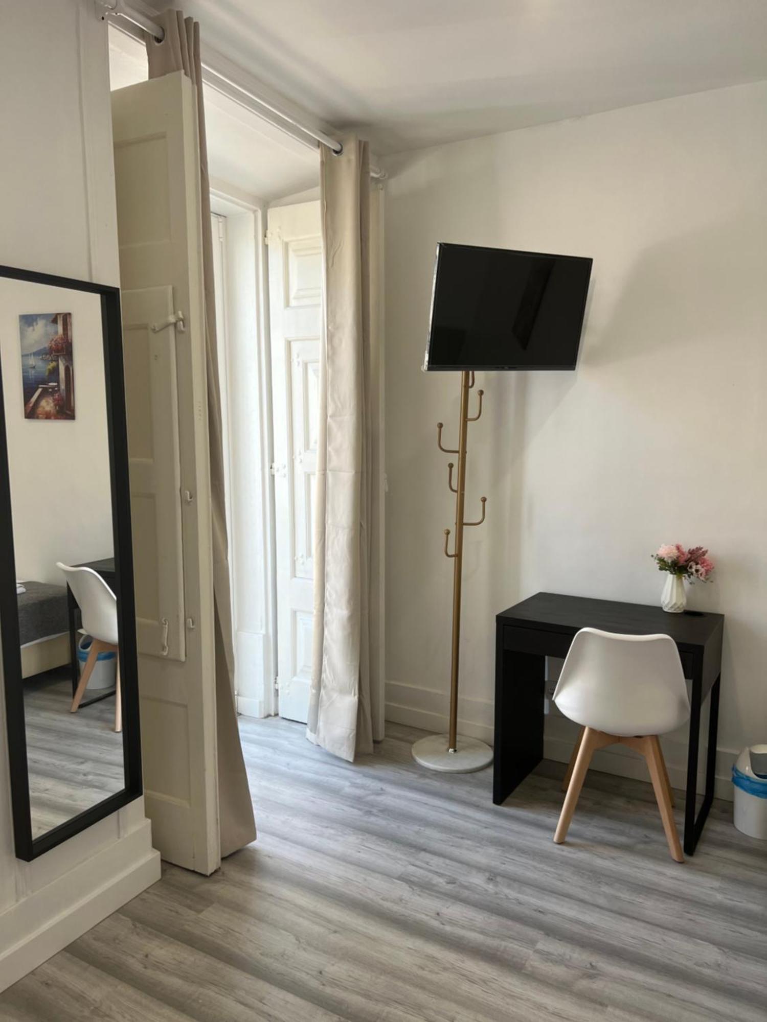 Sao Lazaro Bhuiyan Family Host Hotel Lisboa Екстериор снимка