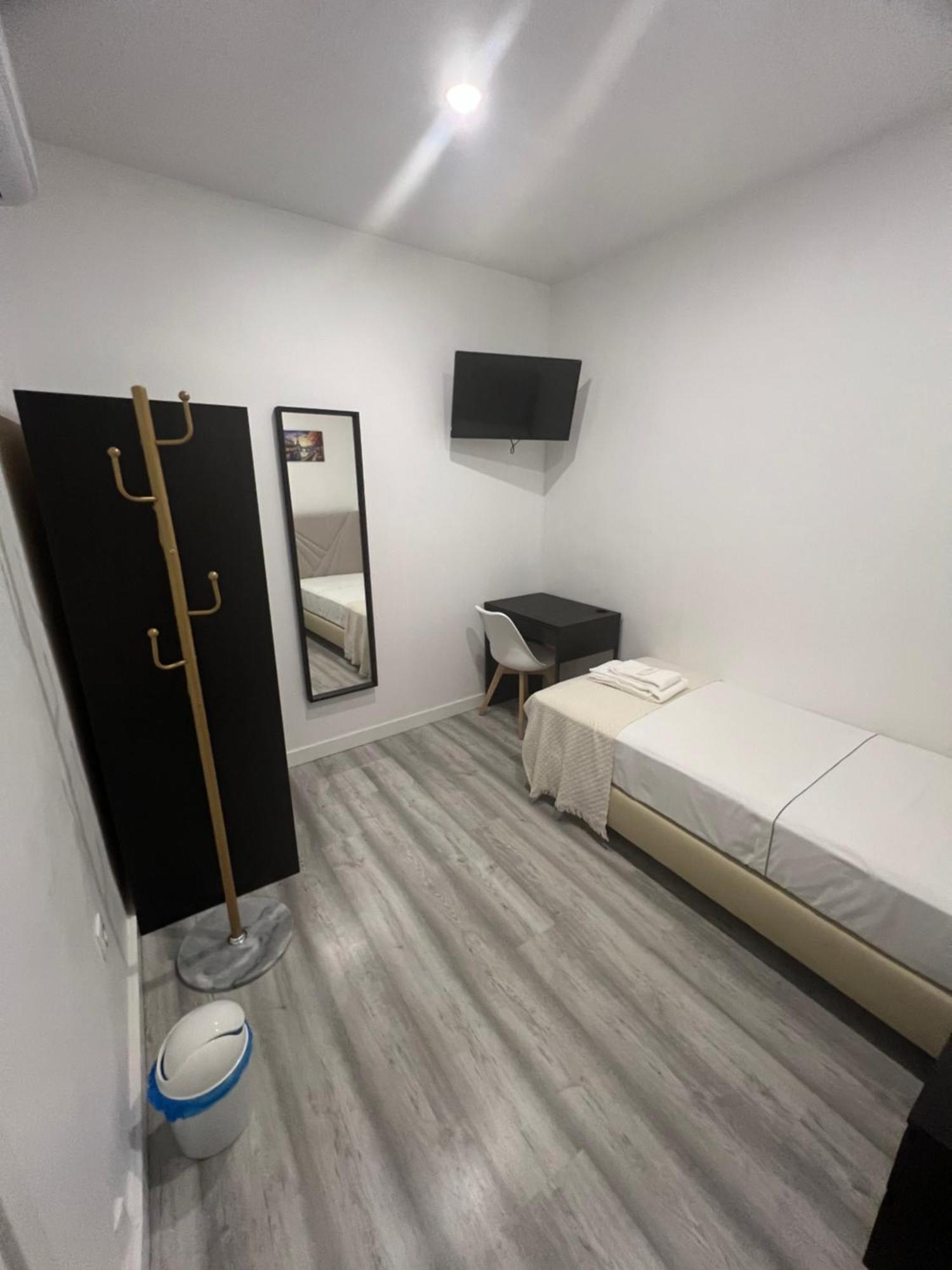 Sao Lazaro Bhuiyan Family Host Hotel Lisboa Екстериор снимка