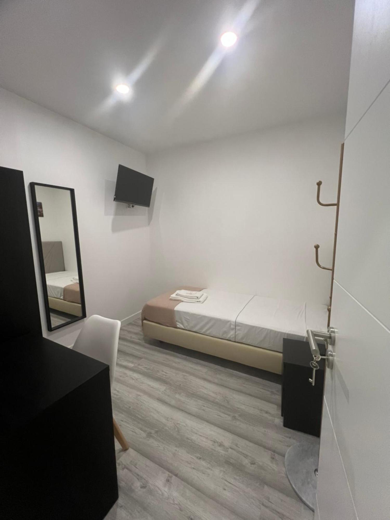 Sao Lazaro Bhuiyan Family Host Hotel Lisboa Екстериор снимка