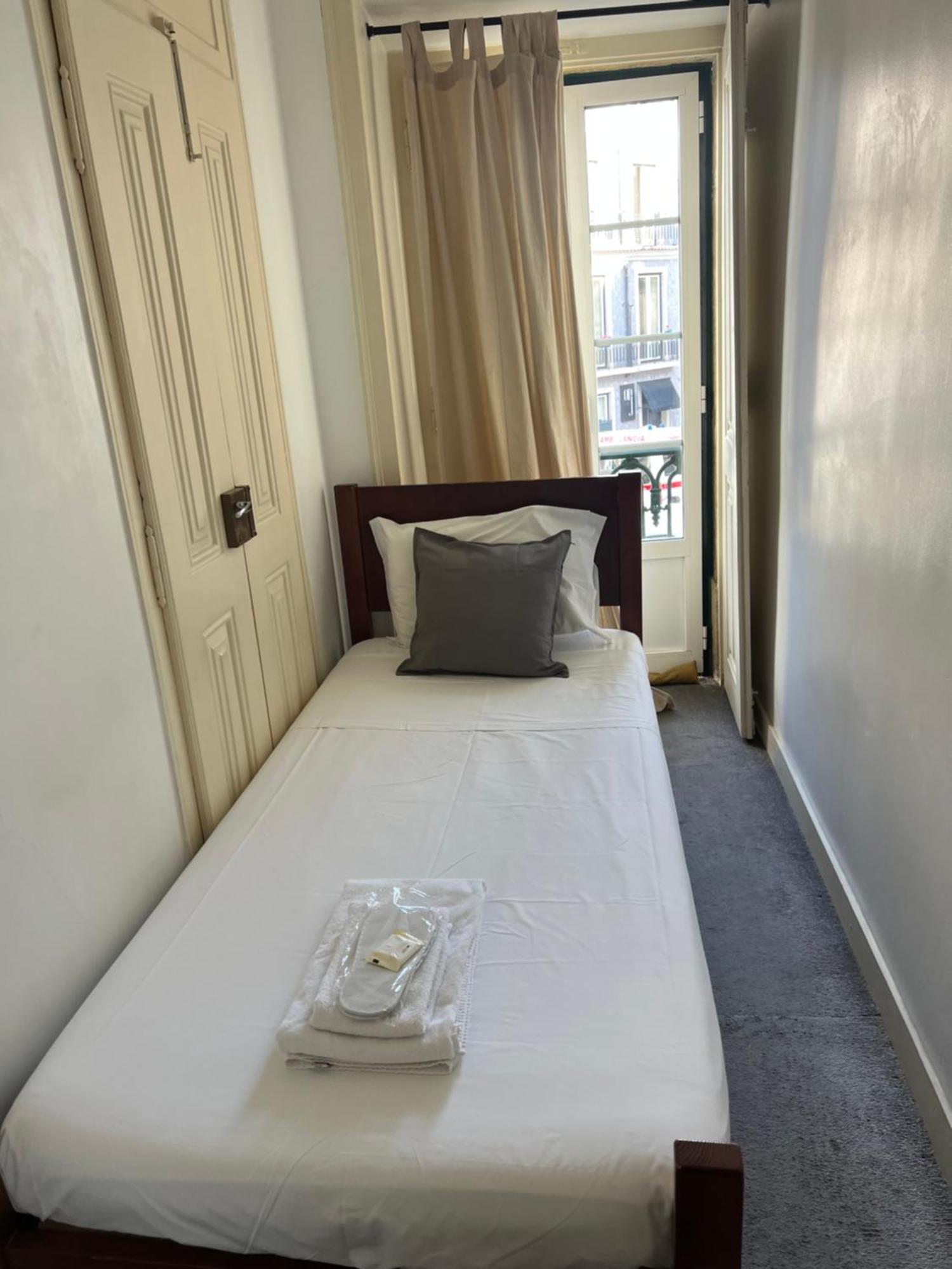 Sao Lazaro Bhuiyan Family Host Hotel Lisboa Екстериор снимка
