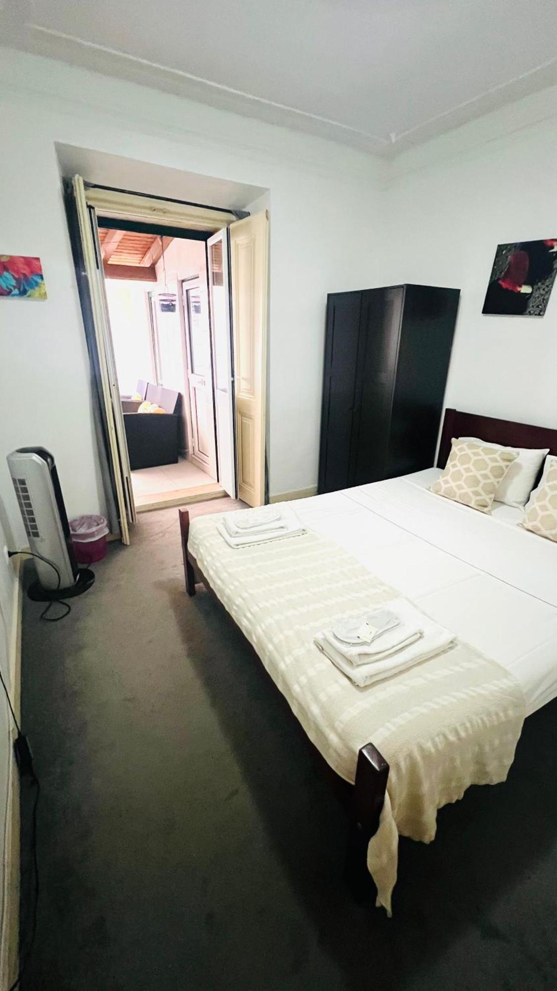 Sao Lazaro Bhuiyan Family Host Hotel Lisboa Екстериор снимка