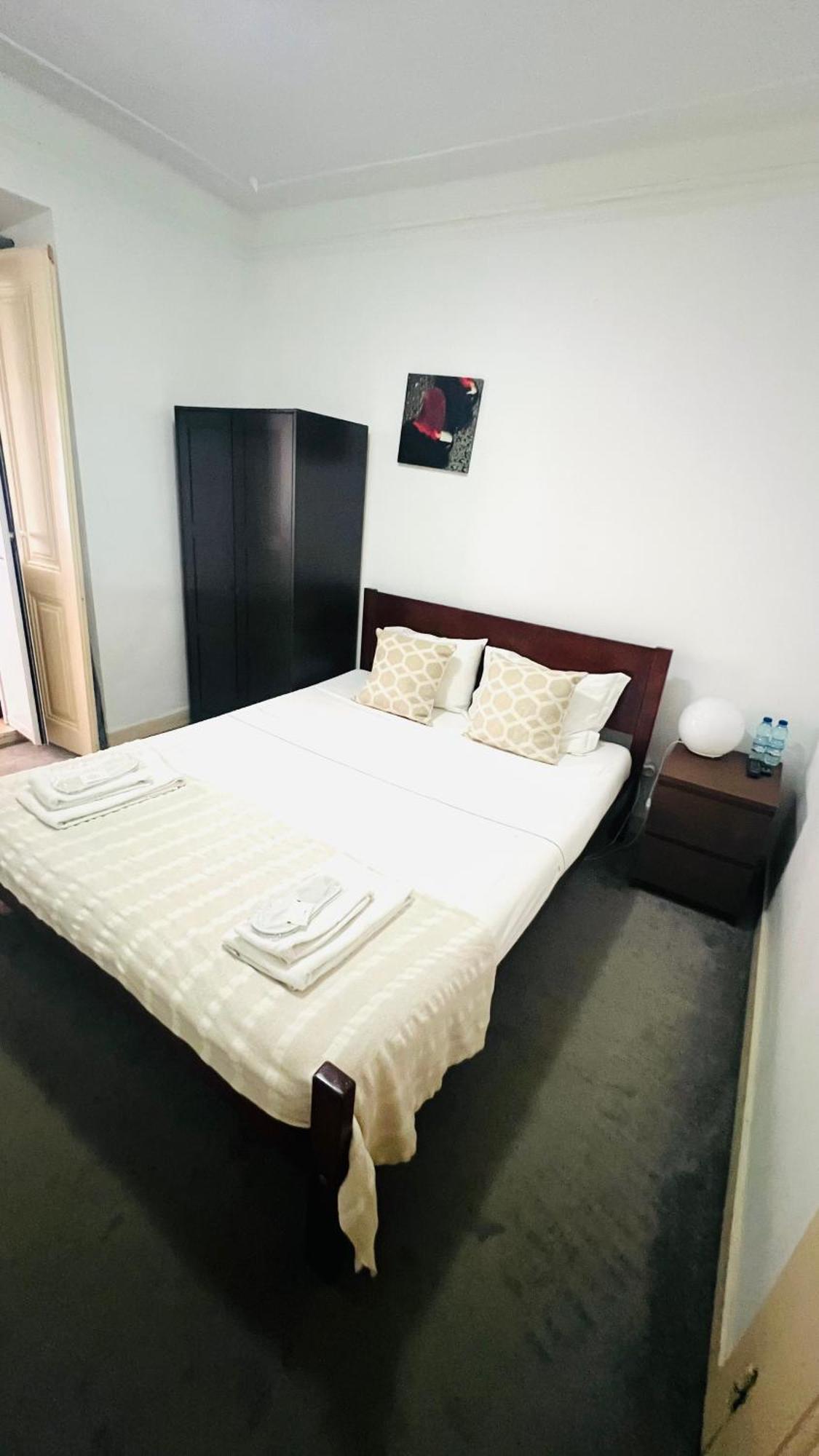 Sao Lazaro Bhuiyan Family Host Hotel Lisboa Екстериор снимка