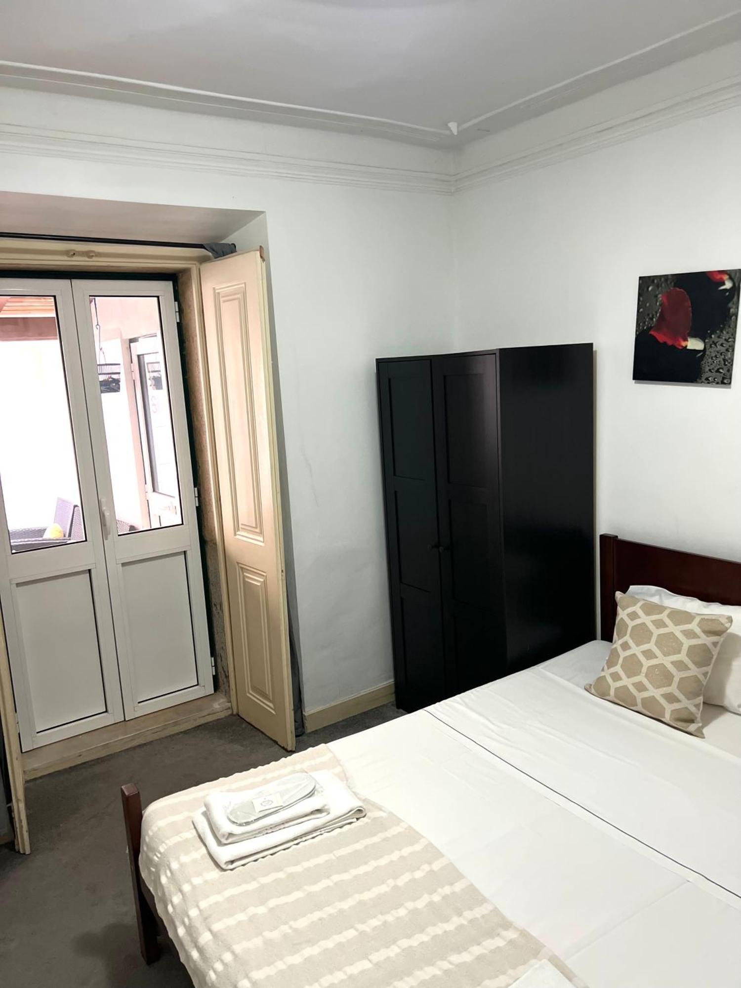 Sao Lazaro Bhuiyan Family Host Hotel Lisboa Екстериор снимка